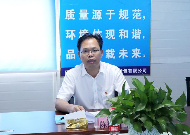 陳祖訓講授主題黨課。周煜川攝（修圖）.jpg